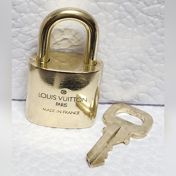 Louis Vuitton #320 Lock & Key (25) - Picture 3 of 10